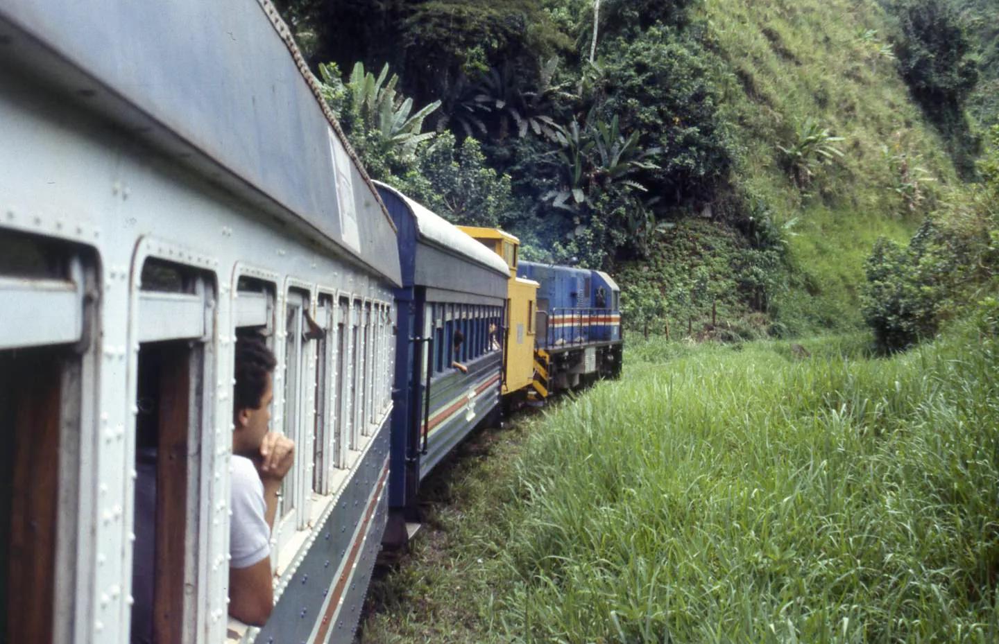 ferrocarril al atlantico costa rica - Cómo impacto la locomotora al costarricense