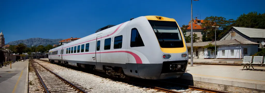 Tren de Italia a Croacia: Una forma cómoda y pintoresca de viajar - Cómo llegar a Split desde Italia tren de italia a croacia - Cómo llegar a Split desde Italia