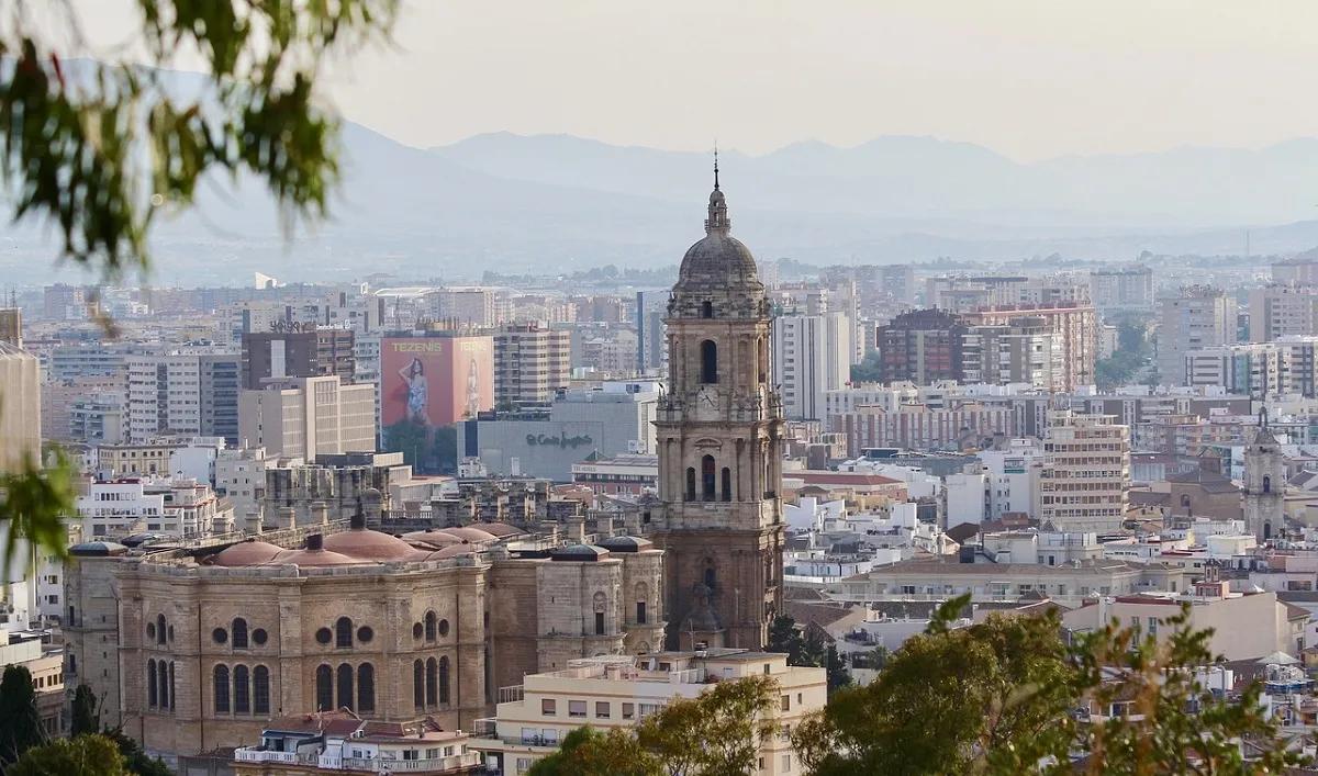 distancia de malaga a la estacion de ferrocarril - Cómo llegar del aeropuerto de Málaga al centro de la ciudad