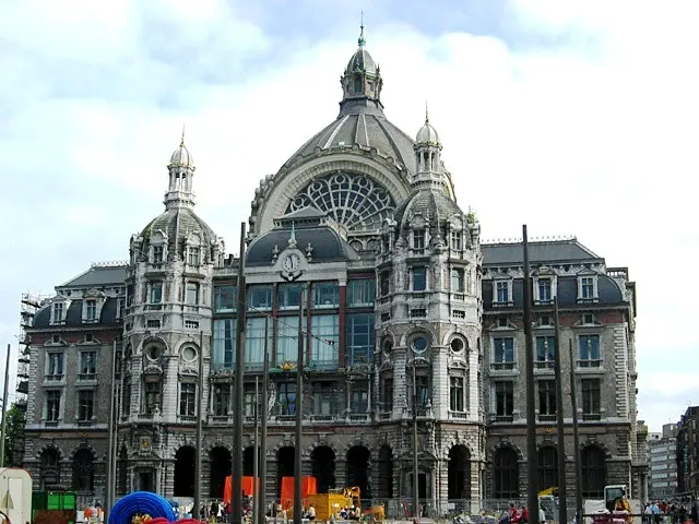 amberes estacion de tren - Cómo moverse de Bruselas a Amberes