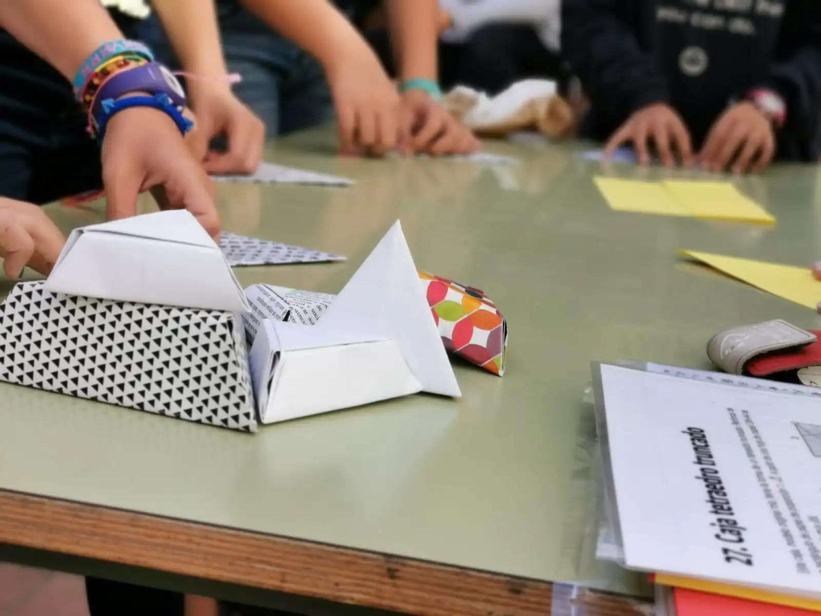 Tren de papel origami: una actividad creativa y educativa - Cómo se llama el arte japonés de doblar el papel tren de papel origami - Cómo se llama el arte japonés de doblar el papel