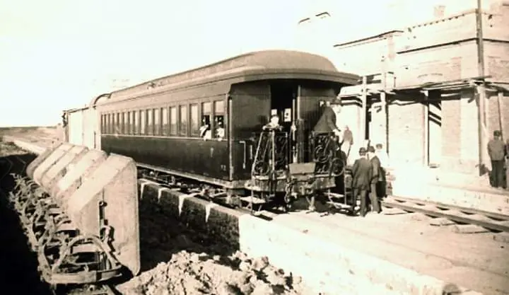 cuando se comenzo a construir el ferrocarril de gozalez catan - Cómo se llama el tren de González Catán