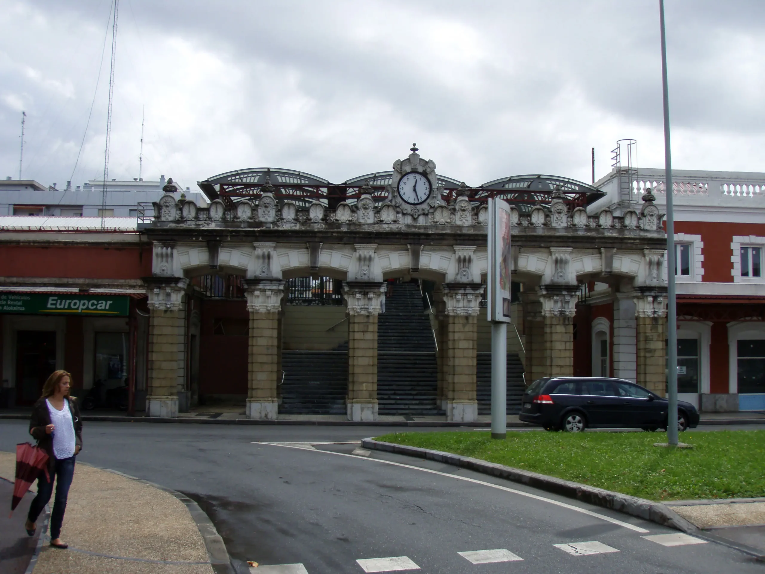 Estación de tren en San Sebastián, España - Cómo se llama la estación de autobuses de San Sebastián estacion de tren en san sebastian españa - Cómo se llama la estación de autobuses de San Sebastián