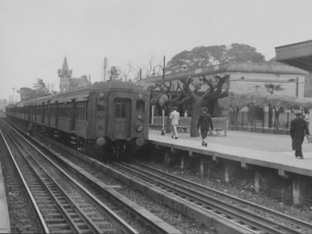 antigua estacion de ferrocarril sarmiento - Cómo se llama la estación de Once