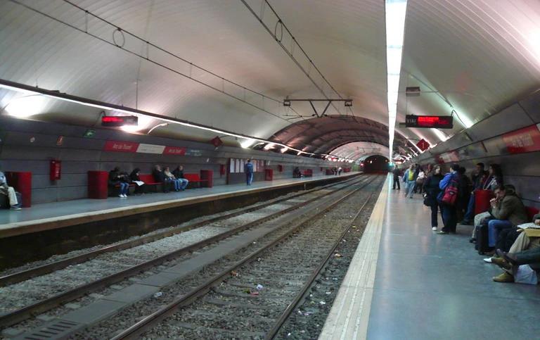 estacion de tren arco del triunfo barcelona - Cómo se llama la estación del arco del triunfo