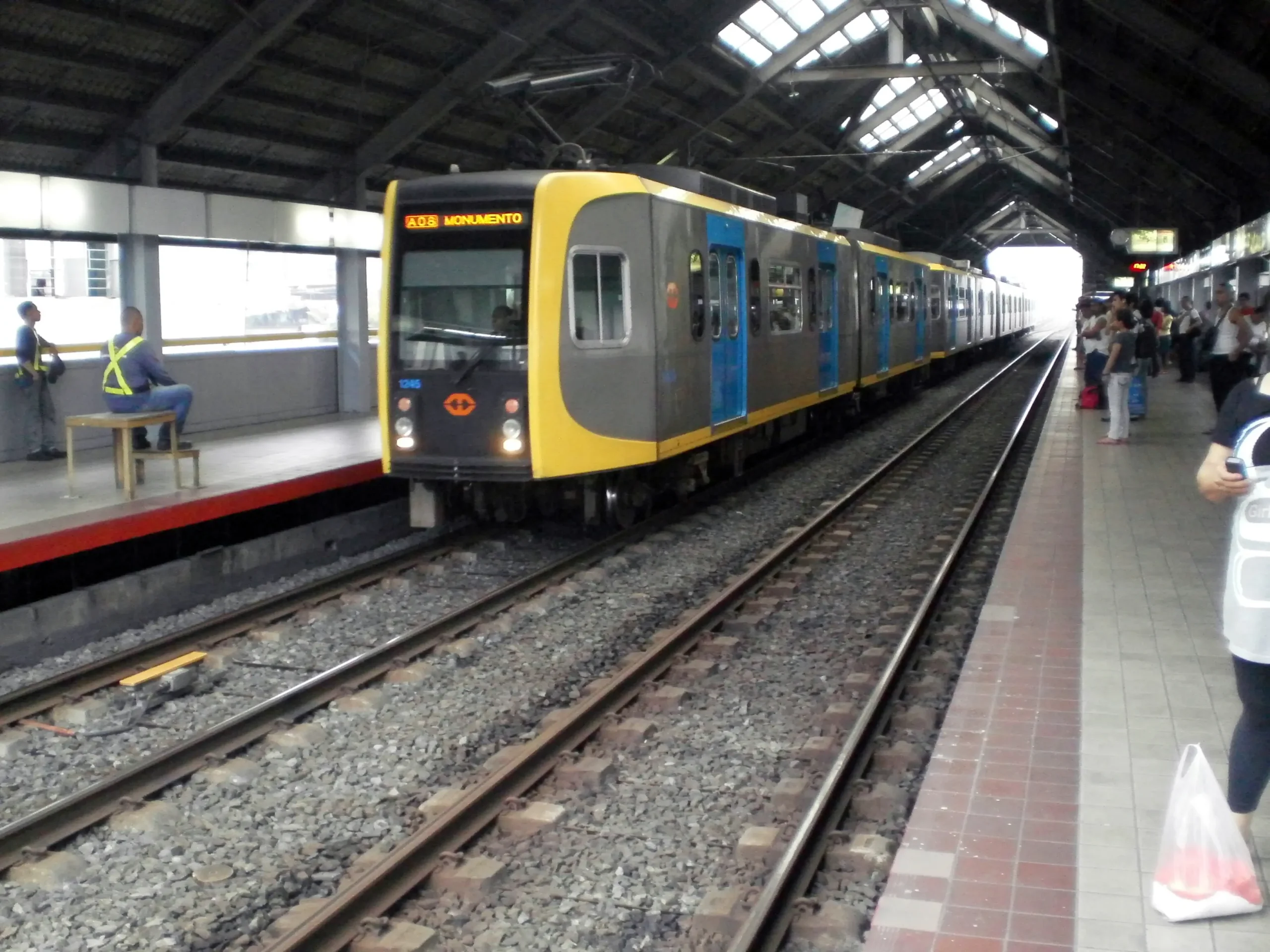 Ferrocarril en Filipinas: La aventura del transporte público - Cómo usar Grab en Filipinas ferrocarril en filipinas - Cómo usar Grab en Filipinas