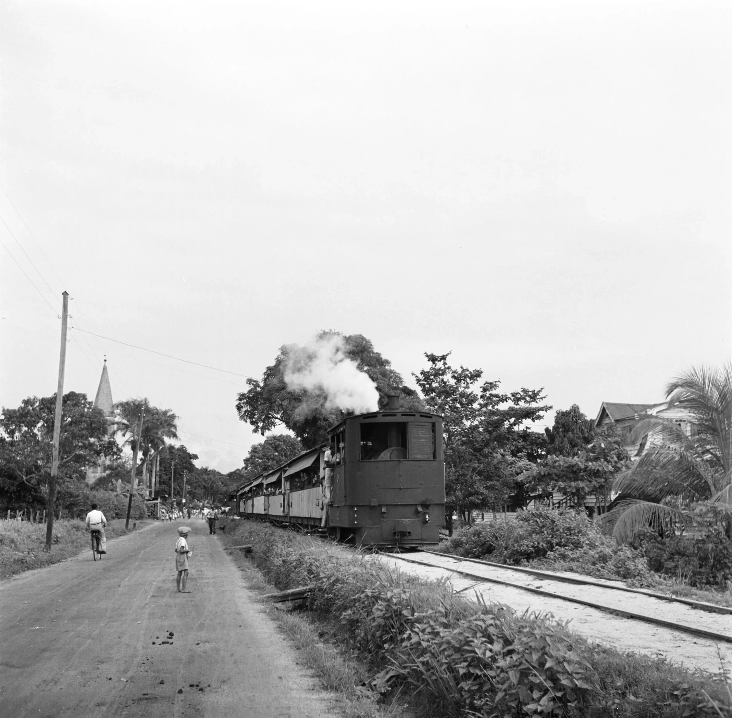 transporte ferroviario en surinam - Cuál es el idioma que se habla en Surinam