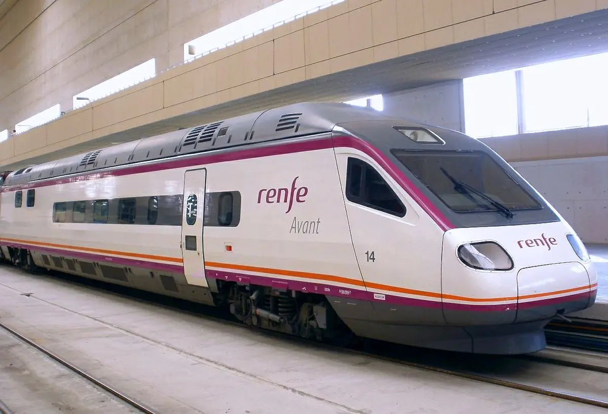 ¿Qué es el Avant en el ferrocarril en España? - Cuál es la diferencia entre AVE y Avant que es avan ferrocarril en espña - Cuál es la diferencia entre AVE y Avant