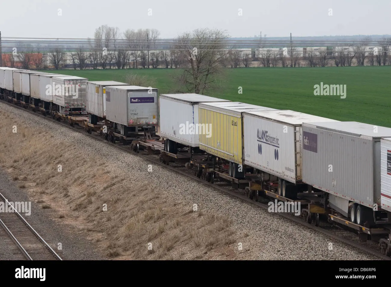 Trailer tren: la revolución en el transporte de mercancías - Cuál fue la última película de Brad Pitt trailer tren - Cuál fue la última película de Brad Pitt