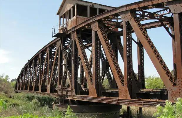 como se llama el puente ferroviario que gira - Cuándo se creó el primer puente giratorio