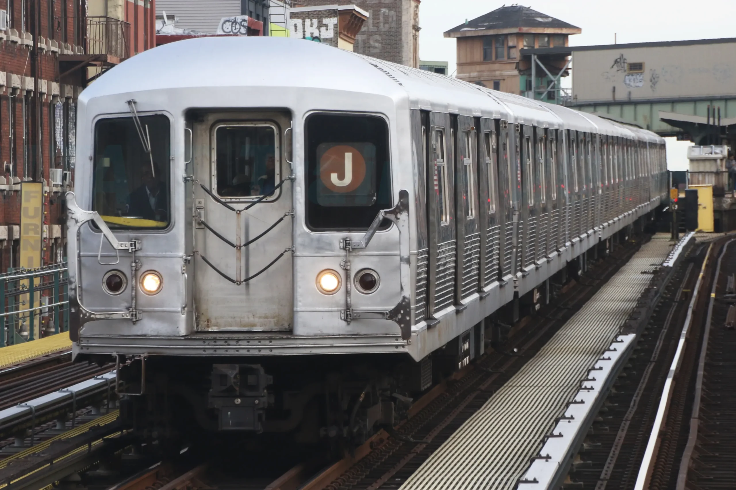 tren j - Cuántas paradas tiene el tren J