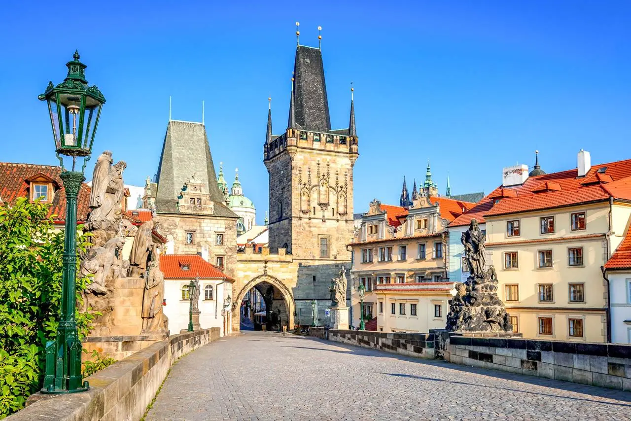 distancia de viena a praga en tren - Cuánto cuesta el bus de Viena a Praga