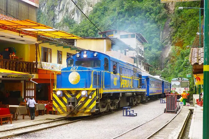 ferrocarriles peru aguas calientes - Cuánto cuesta el tren de Cusco a Aguas Calientes