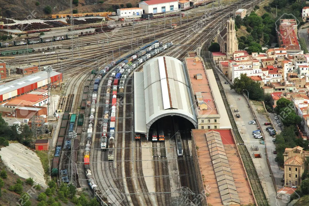 Cadaqués Estación de Tren: El Encanto de la Costa Brava - Cuánto cuesta ir de Barcelona a Cadaqués cadaques estacion de tren - Cuánto cuesta ir de Barcelona a Cadaqués