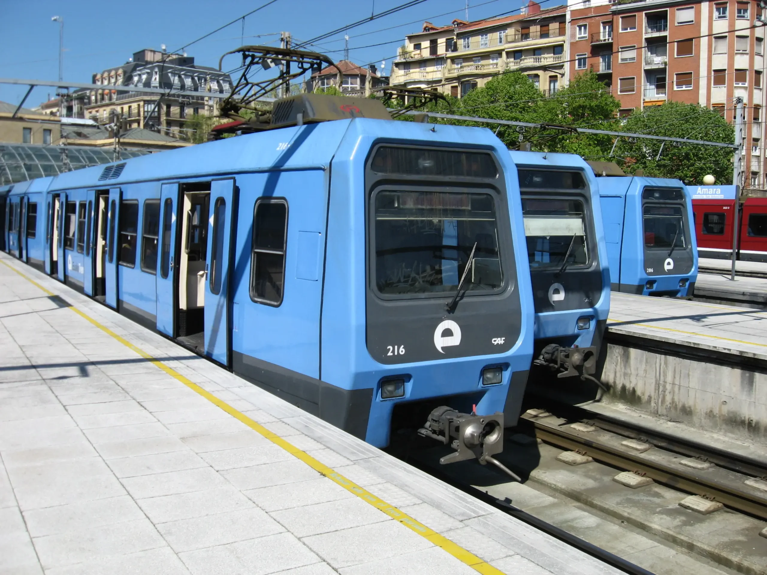 Euskadi Tren: Un servicio de calidad y comprometido con la comunidad - Cuánto mide un tren de Euskotren euskadi tren - Cuánto mide un tren de Euskotren