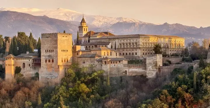 Ferrocarril a Granada: Una opción conveniente para viajar a esta hermosa ciudad - Cuánto tiempo tarda el AVE de Sevilla a Granada ferrocarril a granada - Cuánto tiempo tarda el AVE de Sevilla a Granada