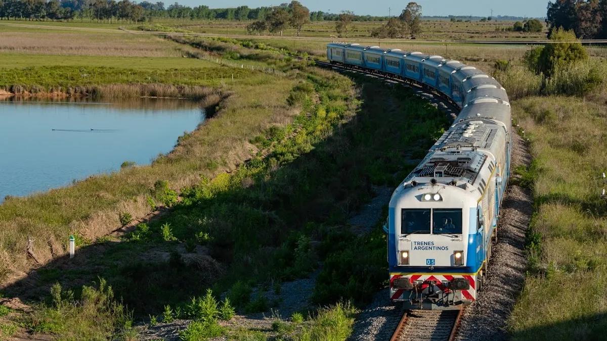 ferrocarril roca a mar del plata - Cuánto tiempo tarda el tren de Constitución a Mar del Plata