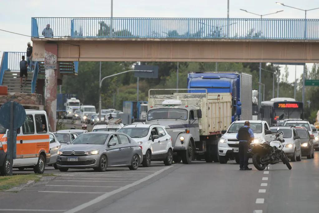 piquete en mendoza pro la vuelta del ferrocarril - Cuánto va a tardar el tren de Mendoza a Buenos Aires