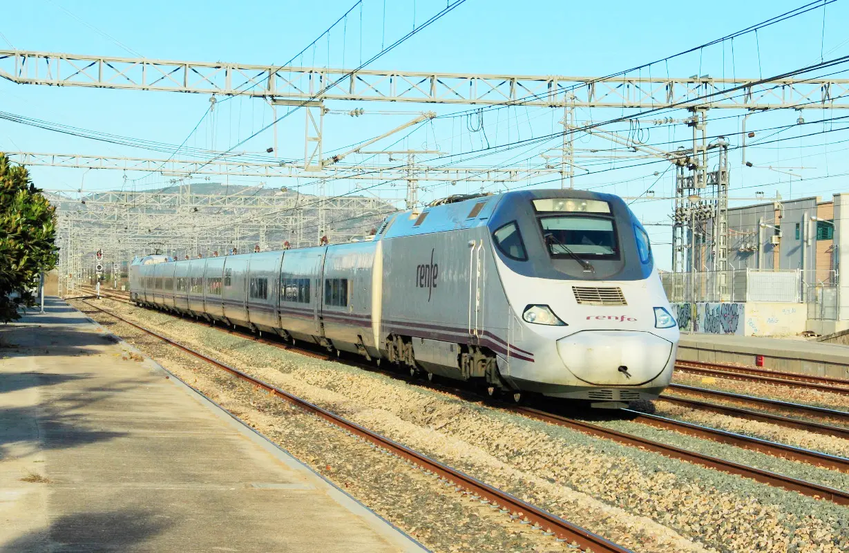 tren madrid denia - Cuánto vale el pasaje en tren de Madrid a Valencia España