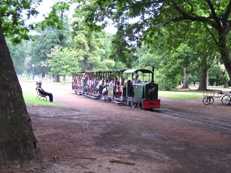 ferrocarril parque chacabuco - Cuántos años tiene el Parque Chacabuco