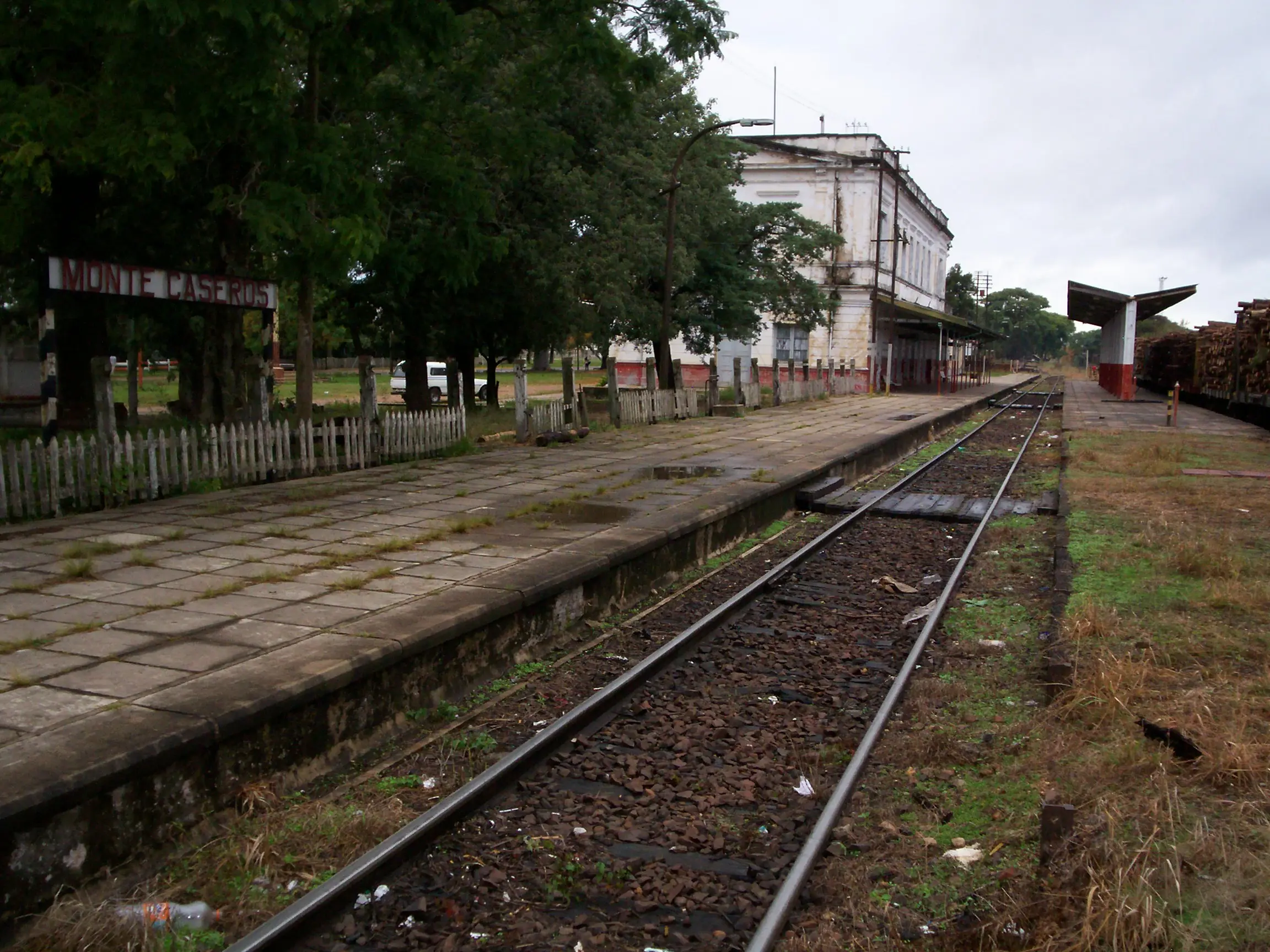 dibujo del ferrocarril de monte caseros - Cuántos habitantes tiene Monte Caseros Corrientes 2023