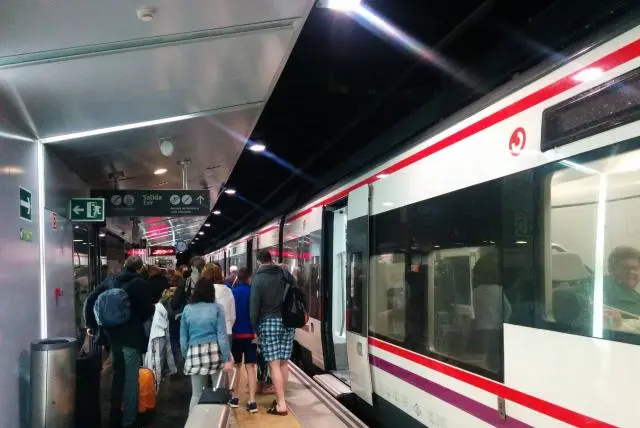 barcelona a estambul en tren - Cuántos kilómetros hay de Barcelona a Estambul en avión