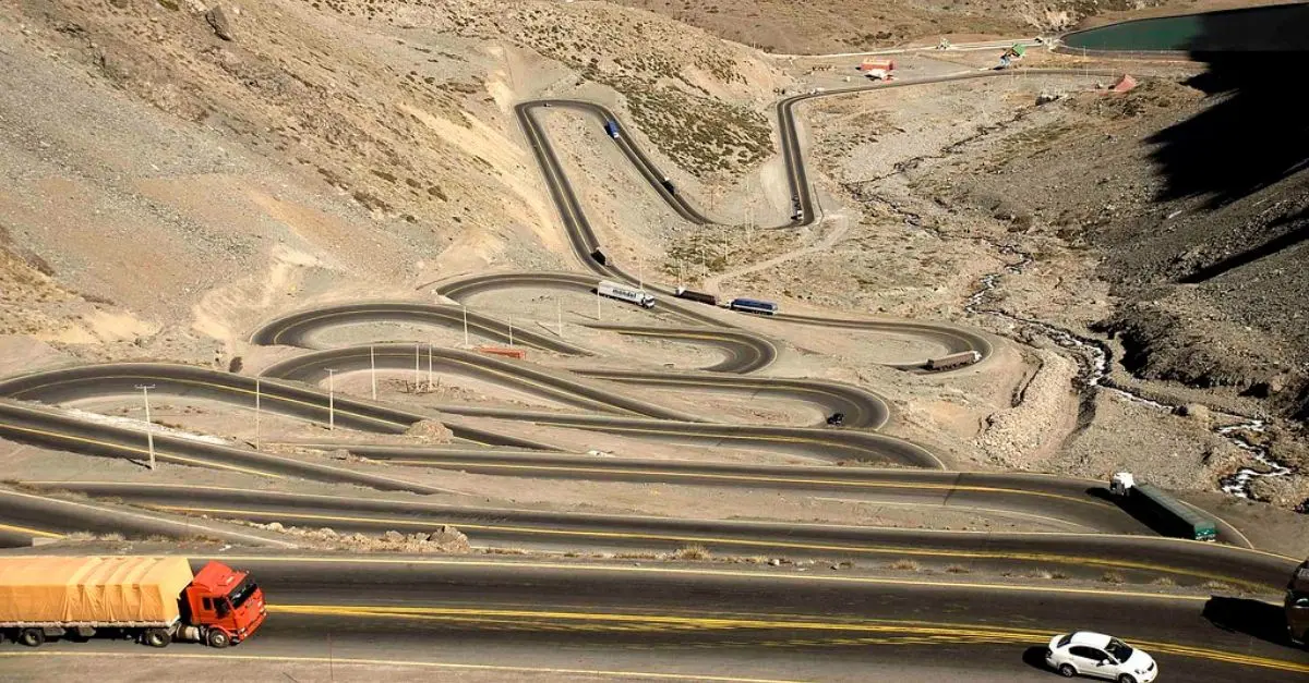 Cruce a Chile por túnel ferroviario: una experiencia única en la Cordillera de los Andes - Cuántos kilómetros tiene el túnel caracol curce a chile por tunel ferroviario - Cuántos kilómetros tiene el túnel caracol
