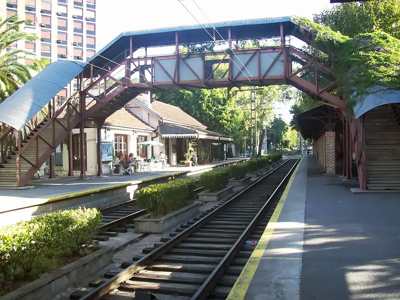 como se llama el ferrocarrilo de av libertador vte lopez - Dónde queda la estación Borges del Tren de la Costa