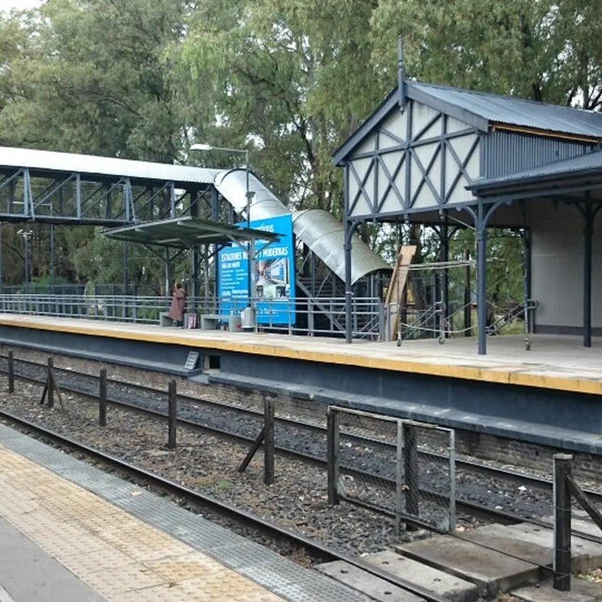 santos lugares ferrocarril - Por qué se llama Santos Lugares