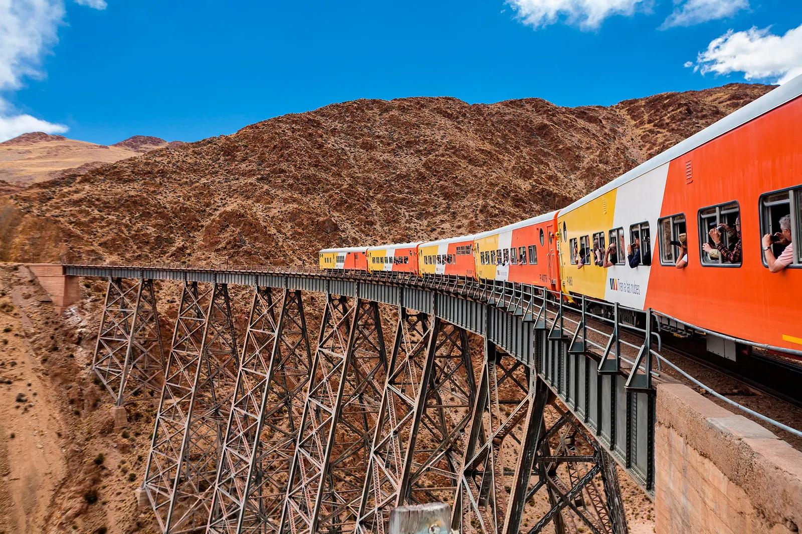 caracteristicas del tren de las nubes - Qué capacidad tiene el tren de las nubes