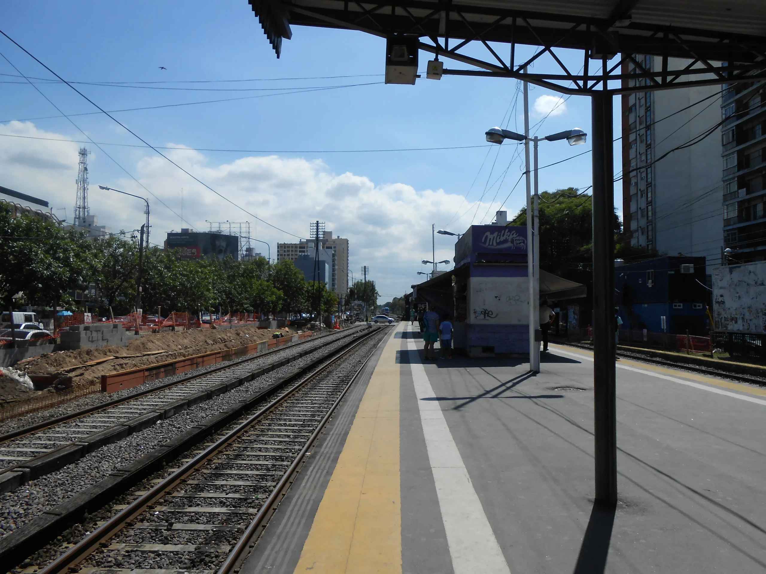 como llegar a ramos mejia en tren - Qué Colectivo tengo que tomar para ir a Ramos Mejía