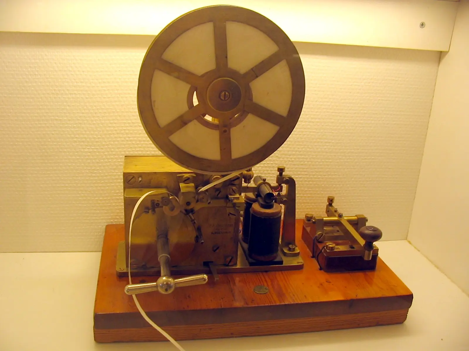 epoca del telegrafo y ferrocarril - Qué es el telégrafo en el siglo XIX