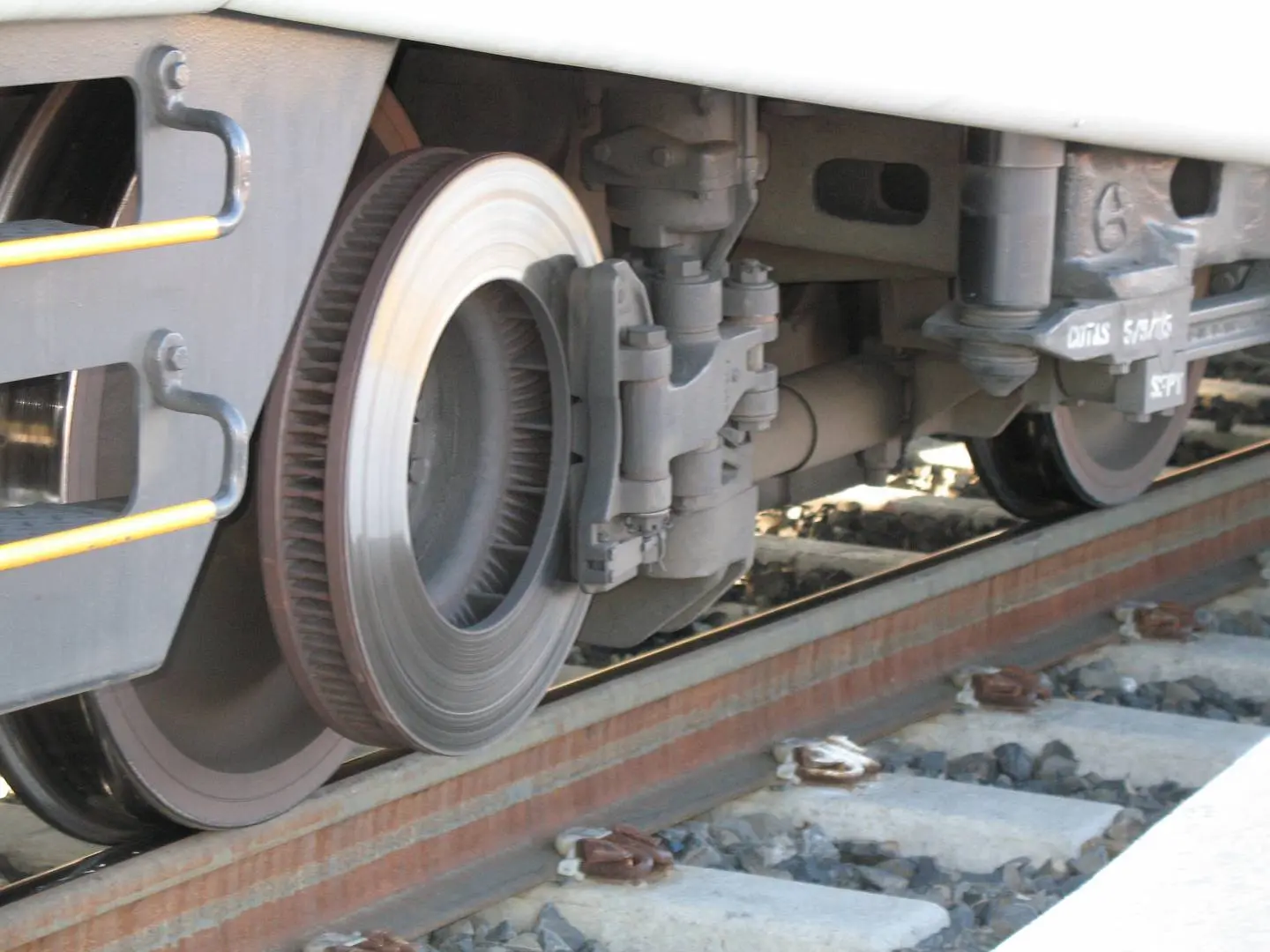 funcion de triple valcula en un vagon de carga ferrocarril - Qué es TFA y TDP