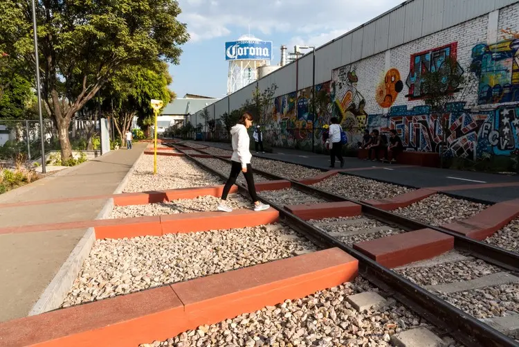 parque arquitectura ferrocarril - Qué es un parque lineal en arquitectura