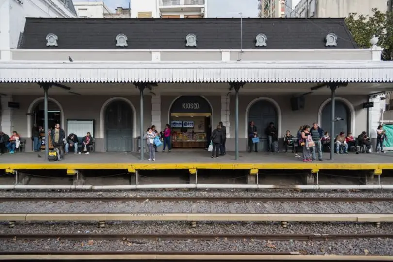 ferrocarril sarmiento estacion flores - Qué línea de tren me deja en Flores