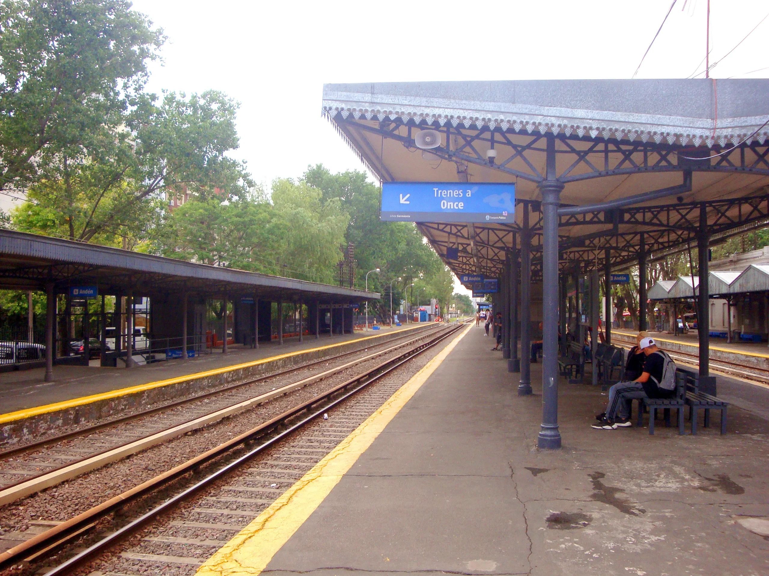 Haedo: Muy Muy Cerca de la Estación del Ferrocarril Sarmiento - Qué línea de tren va a Haedo haedo muy muy cerca de la estacion del ferrocarril sarmiento - Qué línea de tren va a Haedo