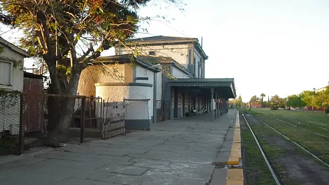 estación de ferrocarril de lobos teléfono - Qué línea de tren va a Lobos