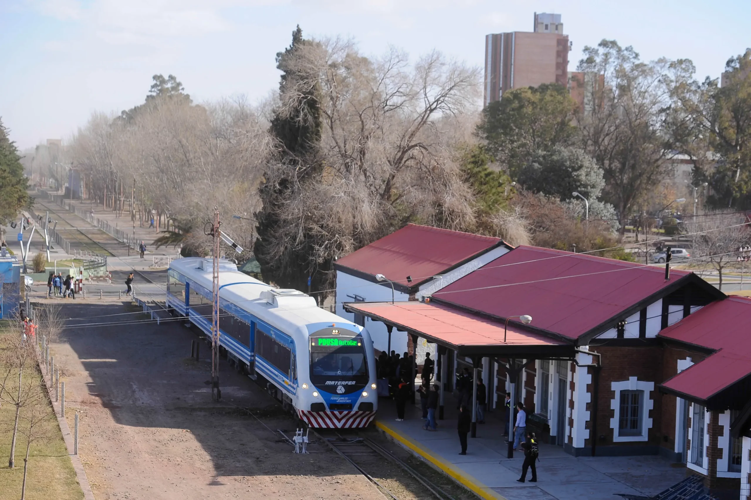 Estación de Ferrocarril Alto Valle: Un punto de encuentro histórico - Qué recorrido hace el tren del valle estacion de ferrocarril alto valle - Qué recorrido hace el tren del valle
