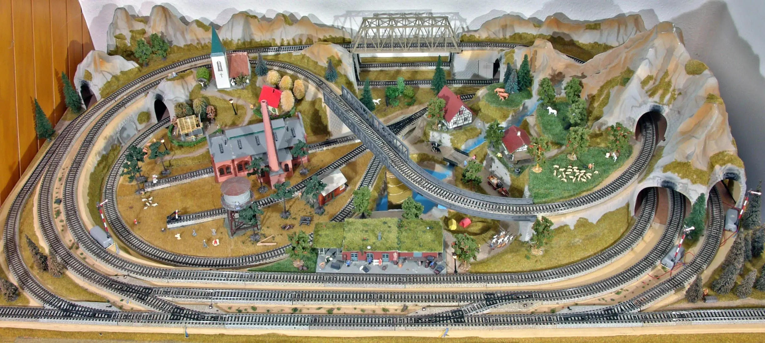 imagenes de proceso de construccion de maquetas de ferrocarriles - Qué significa Acantonar un tren