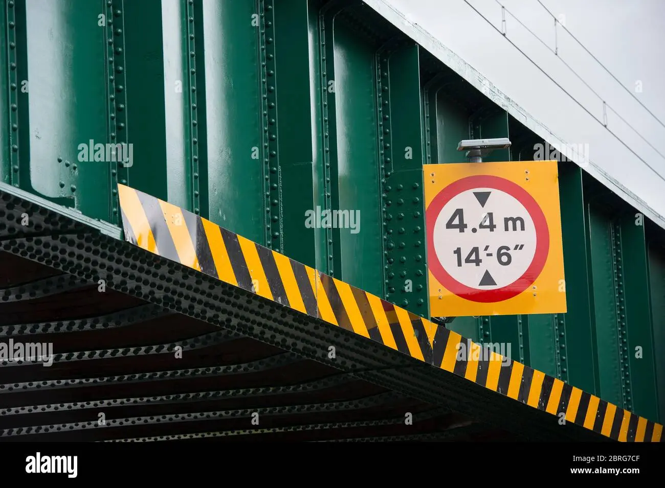 puente ferroviario señal de transito - Qué significa la señal de puente angosto