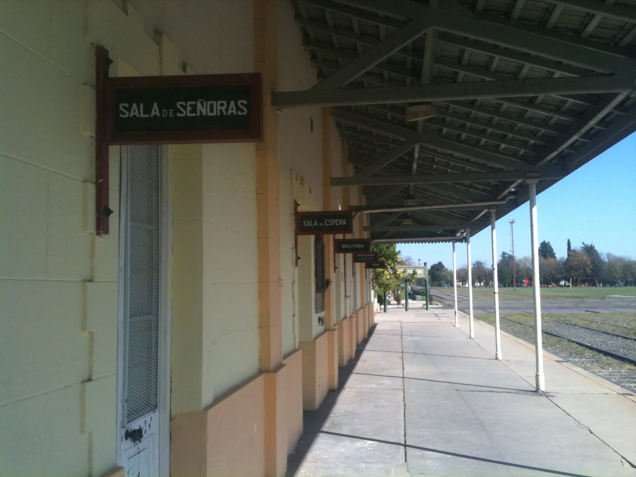 ferrocarril trenque lauquen - Qué significa Mari Lauquen