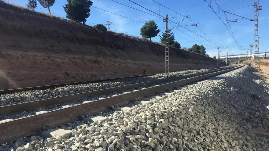balasto de piedra ferrocarril urquiza - Qué tren va a Posadas Misiones