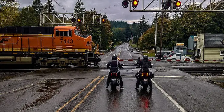 Velocidad máxima moto cruce nivel ferroviario: ¿Qué debes saber? - Qué velocidad máxima están permitidas para circular en motocicletas velocidad maxima moto cruce nivel ferroviario - Qué velocidad máxima están permitidas para circular en motocicletas