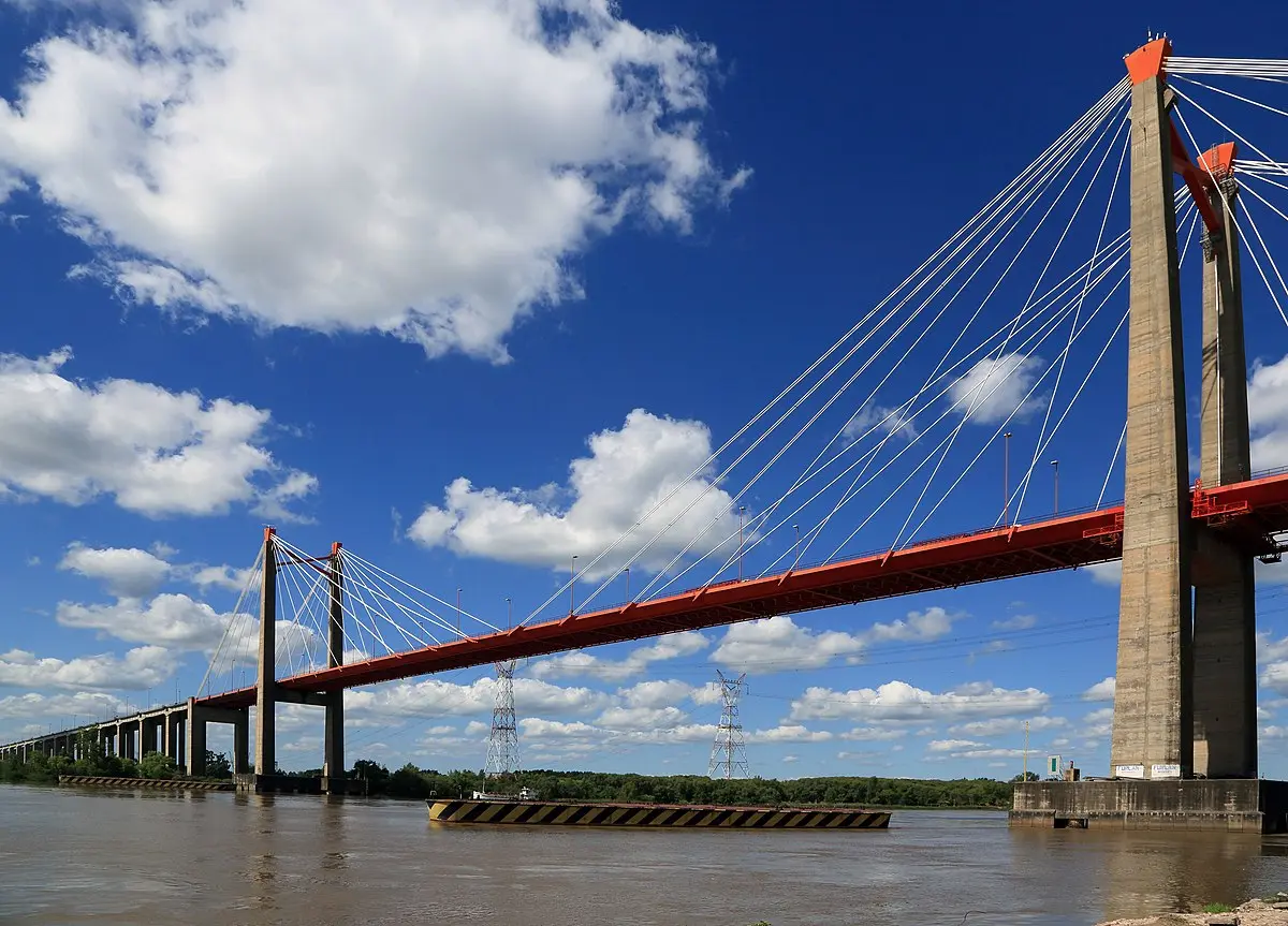 puente del ferrocarril - Quién construyó el puente Zarate Brazo Largo