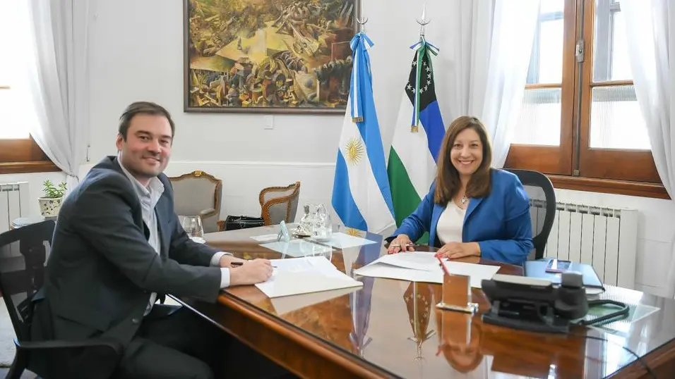 ferrocarril fernandez oro - Quién es el intendente de Fernández Oro
